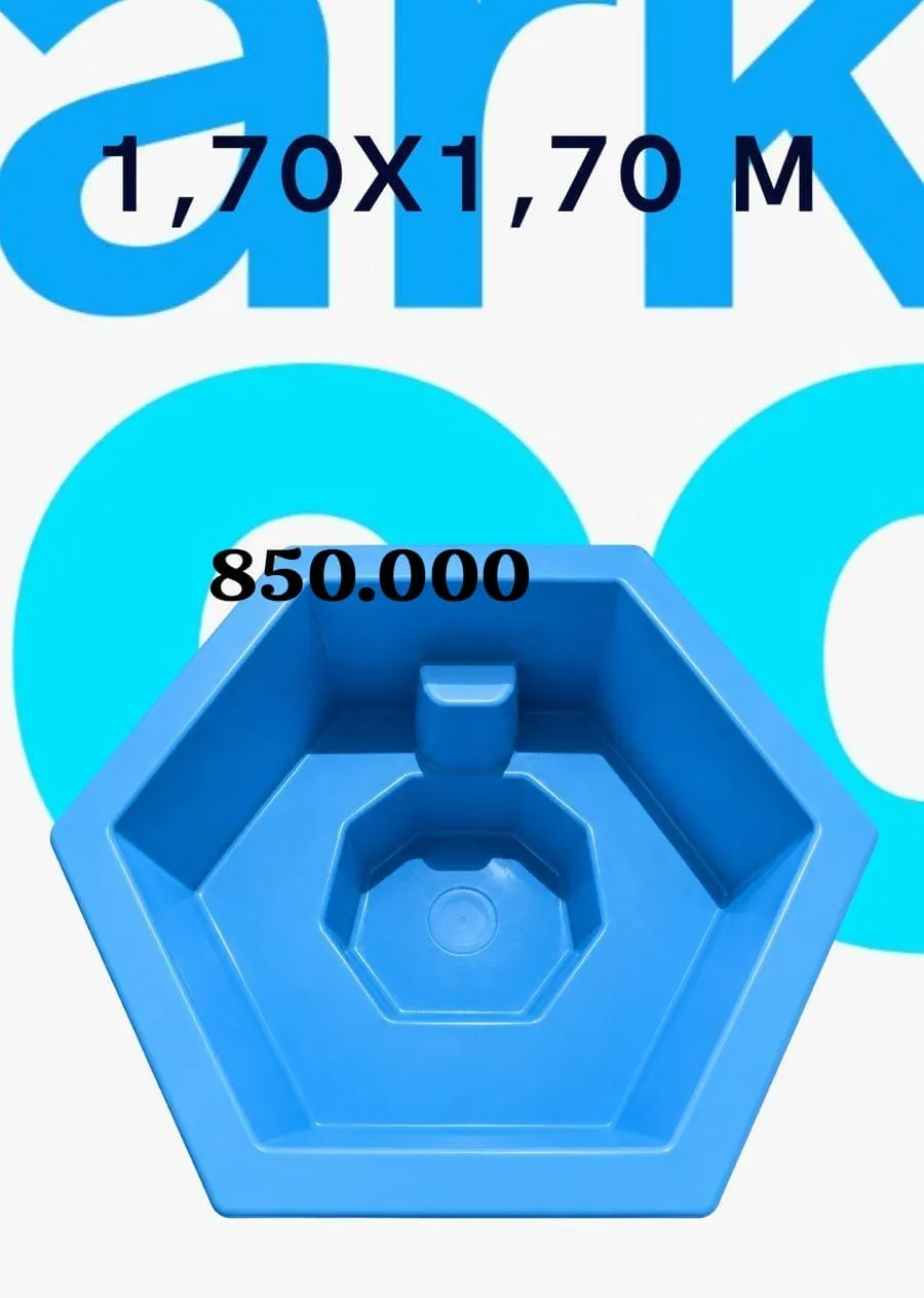 Piscina de fibra hexagonal de 1,70 por 1,70 metros con asiento integrado