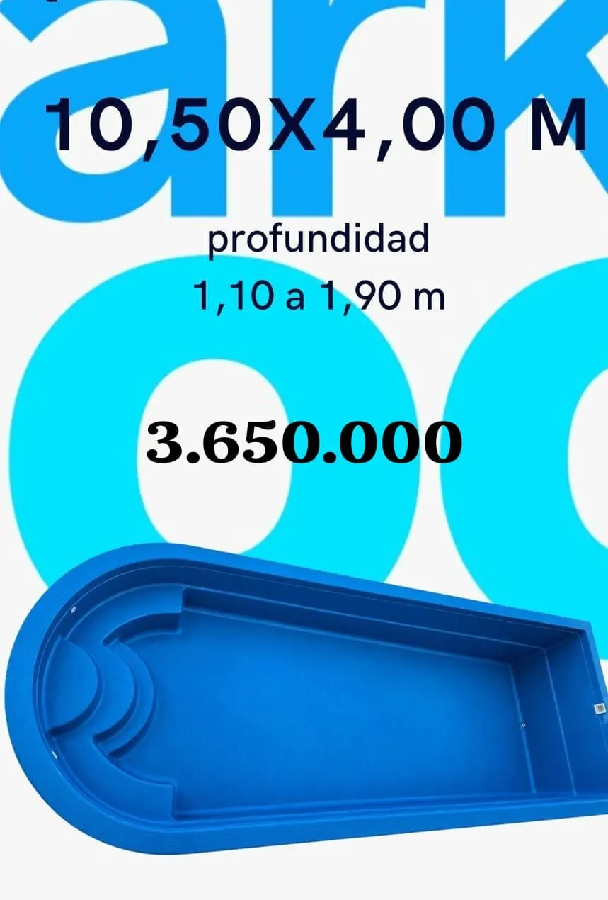 Piscina de sobredimensión de 10,50 por 4 metros con extremo semicircular y escala