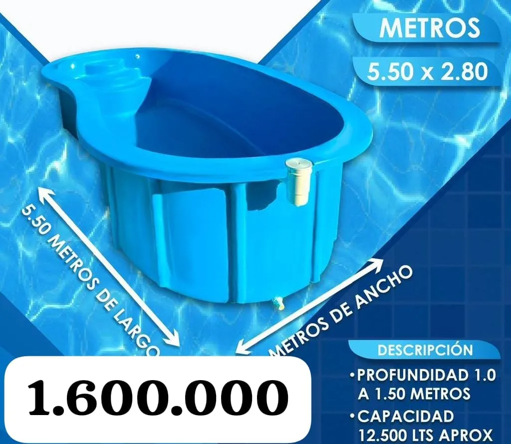 Piscina de fibra de 5,50 por 2,80 metros con extremo semicircular