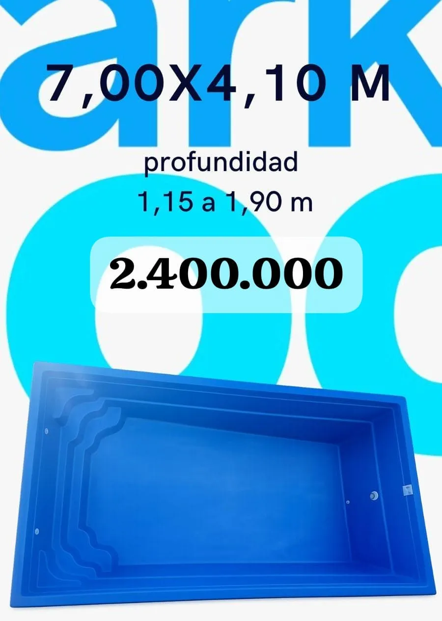 Piscina de sobredimensión de 7 por 4,10 metros con escala perimetral escalonada